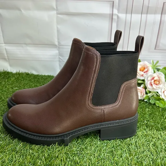 COACHWomen's Lenora Pull On Lug Sole Chelsea Booties size 8 NEW   Maple Leather