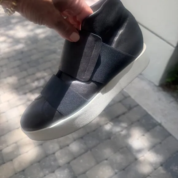 Coclico Black Leather Sneakers