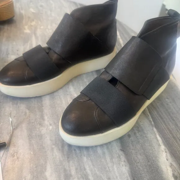 Coclico Black Leather Sneakers