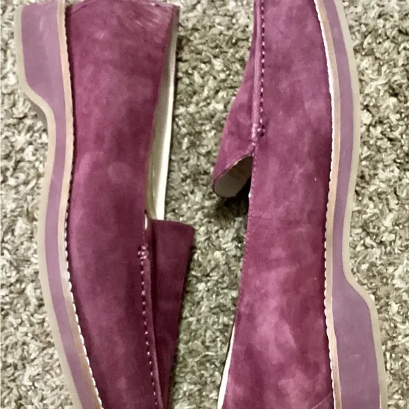 Cole Haan Grand O’s slip on loafers (Like new)