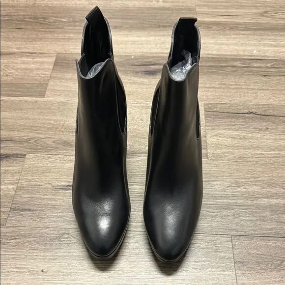 Cole Haan Remi Black Leather Almond Toe Block Heel Pull On Ankle Boots Size 9