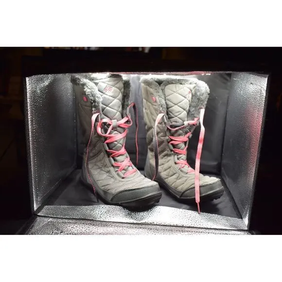 Columbia Kids Cozy Quilted Winter Boots with Vibrant‎ Laces Size 2