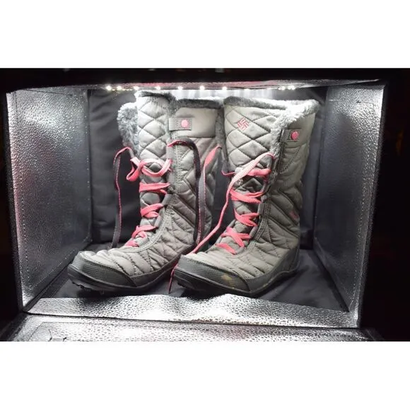 Columbia Kids Cozy Quilted Winter Boots with Vibrant‎ Laces Size 2
