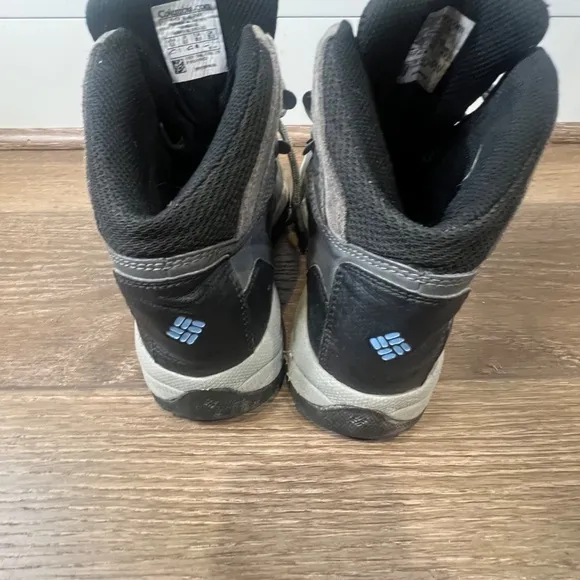 Columbia Newton Ridge Plus Hiking Boots Womens Size 8 1/2