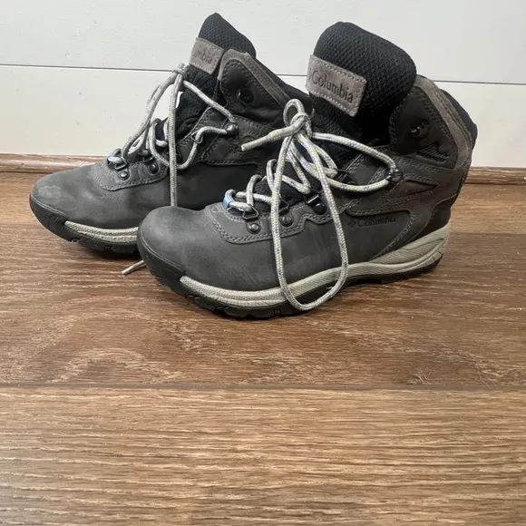Columbia Newton Ridge Plus Hiking Boots Womens Size 8 1/2