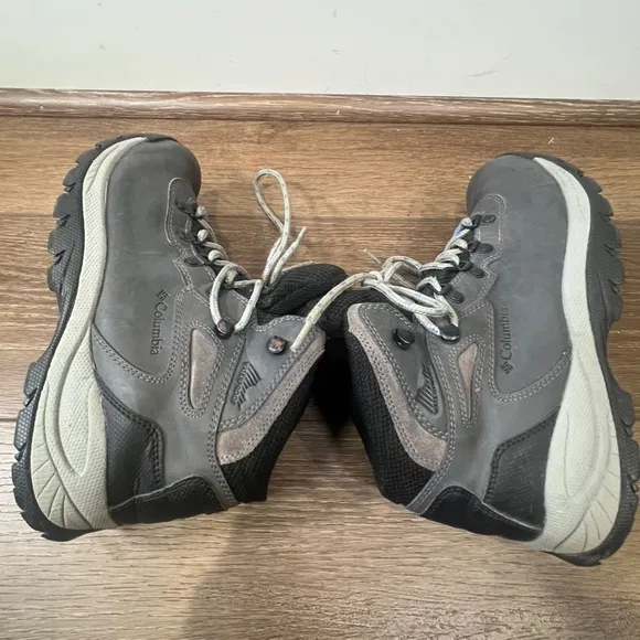 Columbia Newton Ridge Plus Hiking Boots Womens Size 8 1/2