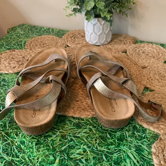 Comfortiva, Metallic gold Sandals, size 7.5, EUC
