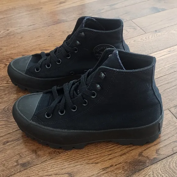 Convers Chuck Taylor All Star Lugged High Top Casual Sneakers size 6.5/ Euro 37