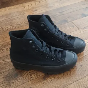 Convers Chuck Taylor All Star Lugged High Top Casual Sneakers size 6.5/ Euro 37