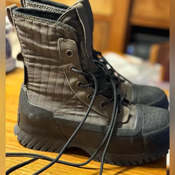 Converse Brown Chuck Taylor All Star Lugged 2.0 Boots
