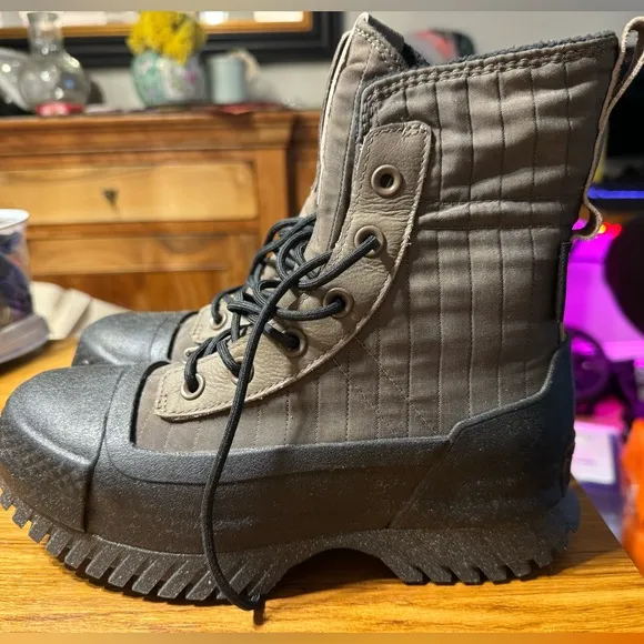 Converse Brown Chuck Taylor All Star Lugged 2.0 Boots