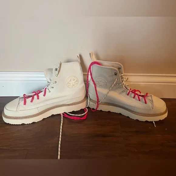 Converse Chuck Taylor All Terrain Leather Boots- NWOT Unisex Size W10M8.5