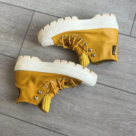 Converse mustard Yellow gore-Tex lug sole High-Top Sneakers size 6