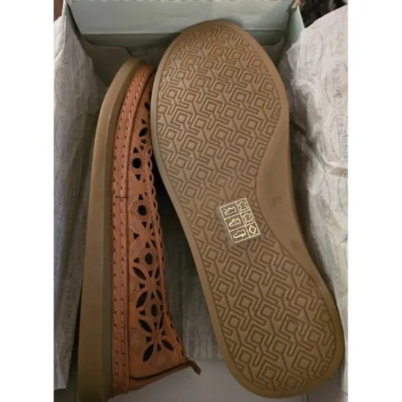 Cools Women's Tumi Perforated Leather Flats in Tan New Size 38 EU / 7.5