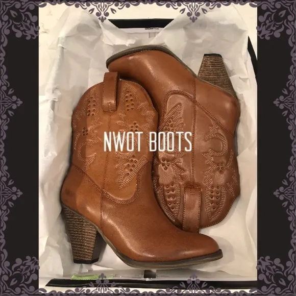 COPY - BRAND NEW WOO HOO BOOTS!!