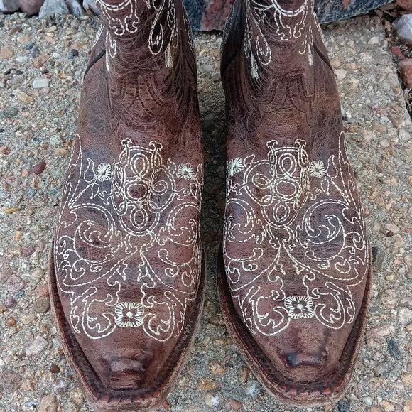 Corral brown leather embroidered western style cowgirl boots youth sz 4.5