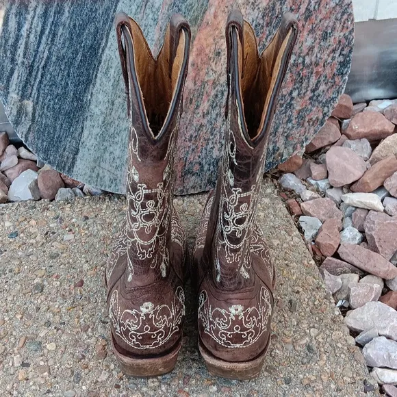 Corral brown leather embroidered western style cowgirl boots youth sz 4.5