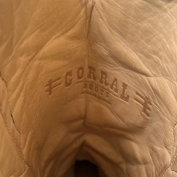 Corral Woman's Western Boots  7.5