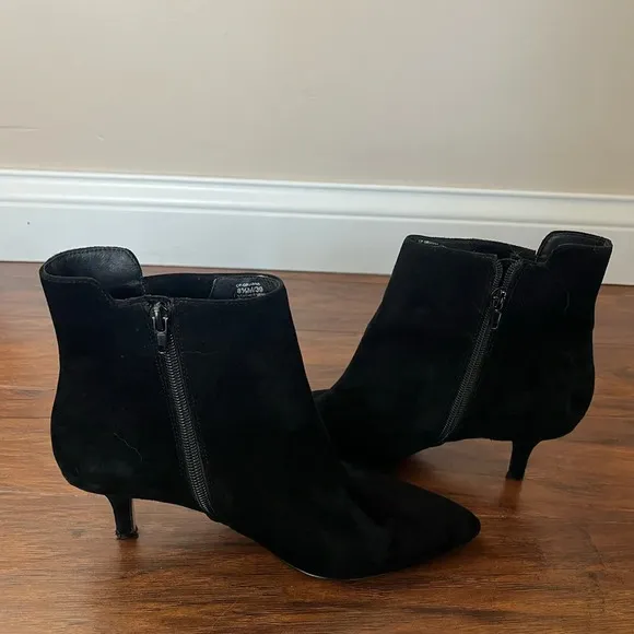 Corsets Como Italian made Black Suede Sexy Booties- Size 8.5