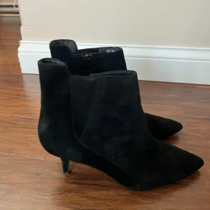 Corsets Como Italian made Black Suede Sexy Booties- Size 8.5