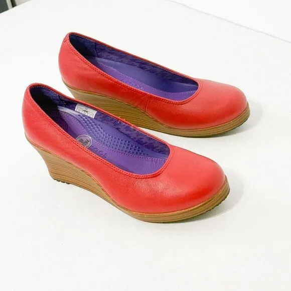 Crocs A-Leigh NWOB Sz 8 Red Closed-Toe Leather Wedge Sandals