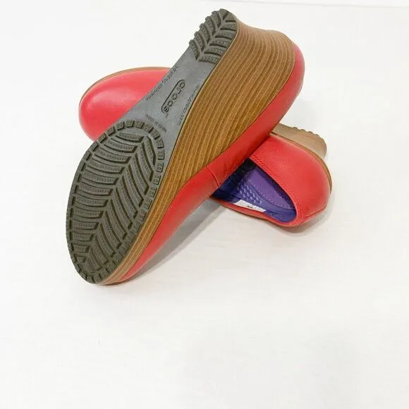 Crocs A-Leigh NWOB Sz 8 Red Closed-Toe Leather Wedge Sandals