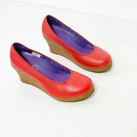 Crocs A-Leigh NWOB Sz 8 Red Closed-Toe Leather Wedge Sandals