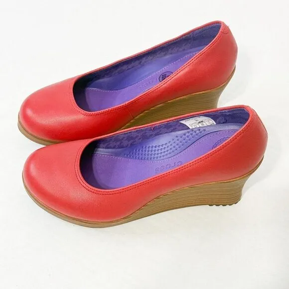 Crocs A-Leigh NWOB Sz 8 Red Closed-Toe Leather Wedge Sandals