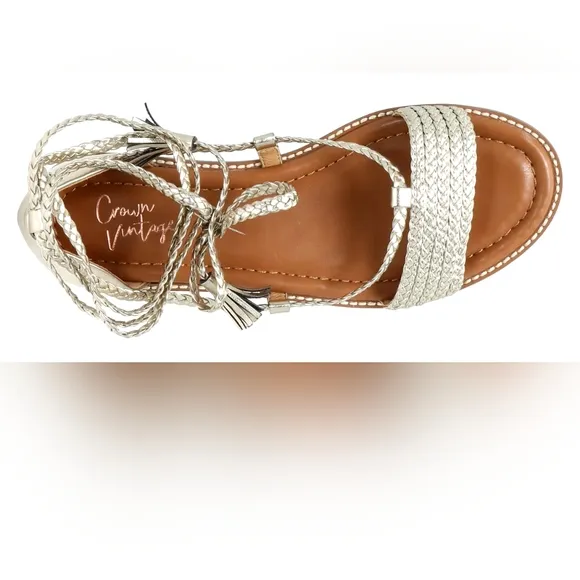 🐾🐾CROWN VINTAGE Preslen Gladiator Sandals in Gold Metallic