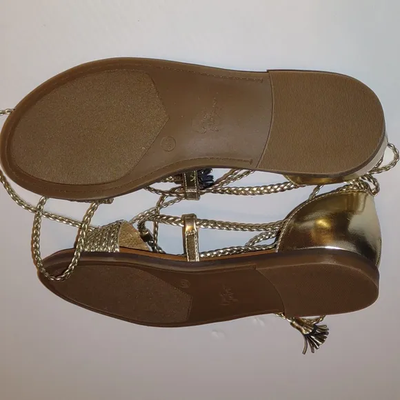 🐾🐾CROWN VINTAGE Preslen Gladiator Sandals in Gold Metallic