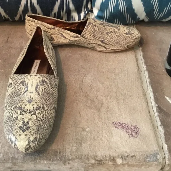 Cynthia Vincent snakeskin loafers / flats size 7