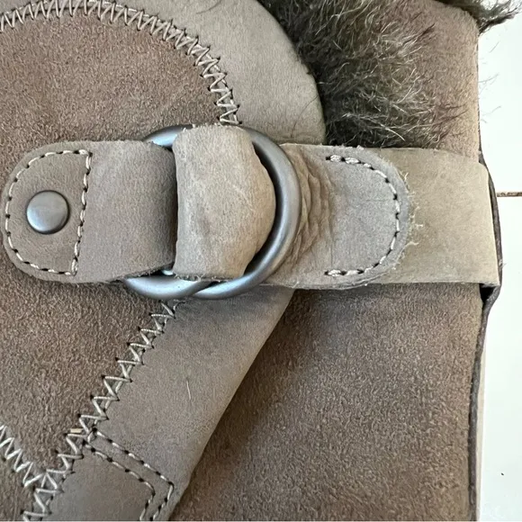 Dansko Cynthia Mid Calf Pull On Suede Waterproof Winter Boots Taupe Size 37