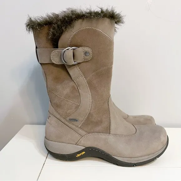 Dansko Cynthia Mid Calf Pull On Suede Waterproof Winter Boots Taupe Size 37