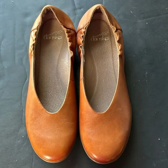 Dansko Kira Flats Women’s Sz 38 Brown Leather Slip On Ballet Flats Elastic Back