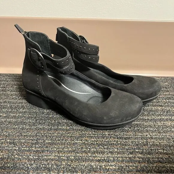 Dansko Lois Wedges Sandals Ankle Strap Nubuck Leather Black Women 7​