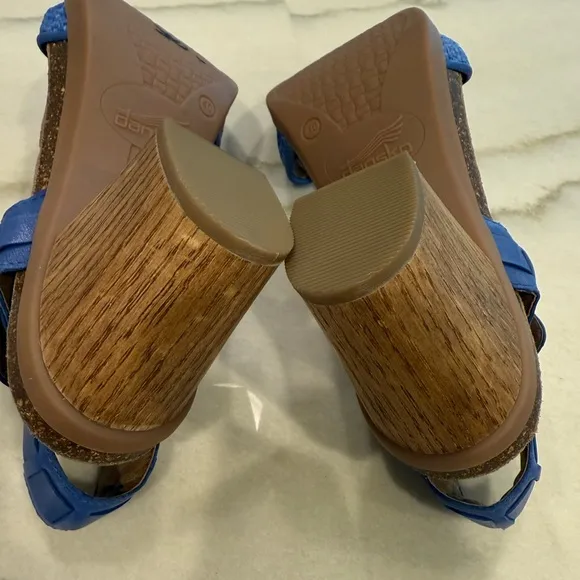 Dansko Sandals Size 40 Blue Leather Cork Wooden Heel