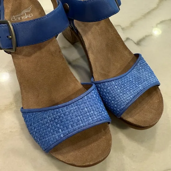 Dansko Sandals Size 40 Blue Leather Cork Wooden Heel
