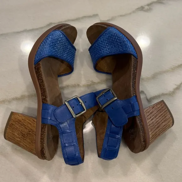 Dansko Sandals Size 40 Blue Leather Cork Wooden Heel