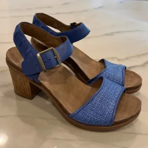 Dansko Sandals Size 40 Blue Leather Cork Wooden Heel