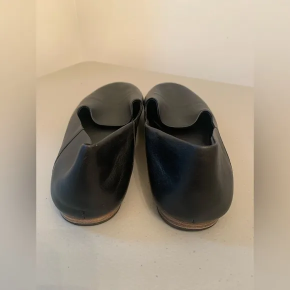 Designer Vince flats