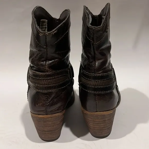 Dingo Brown Leather Boots 7M Pull On