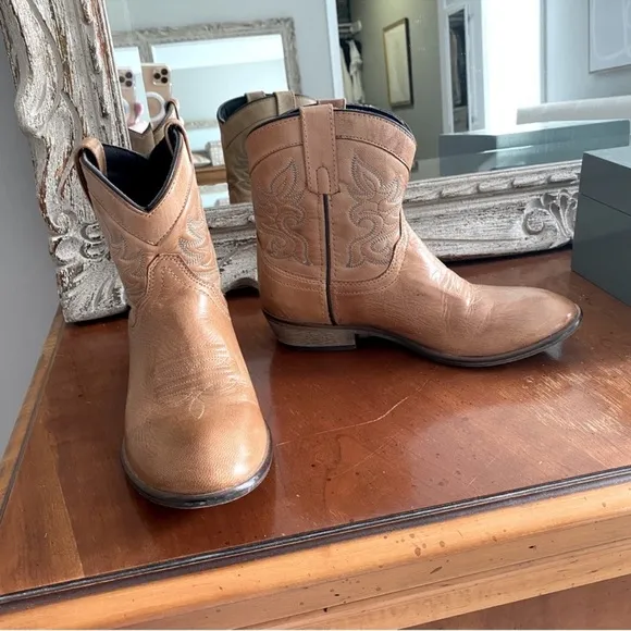 Dingo Willie Antique Tan Leather 6&quot; Leather Pull On Cowboy Western Boots
