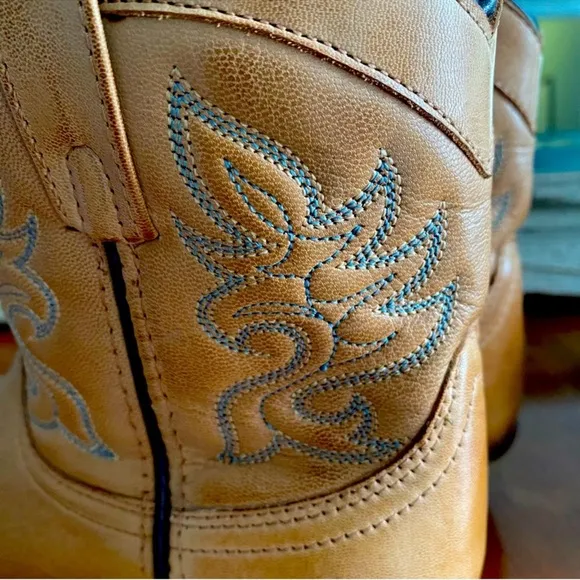 Dingo Willie Antique Tan Leather 6&quot; Leather Pull On Cowboy Western Boots