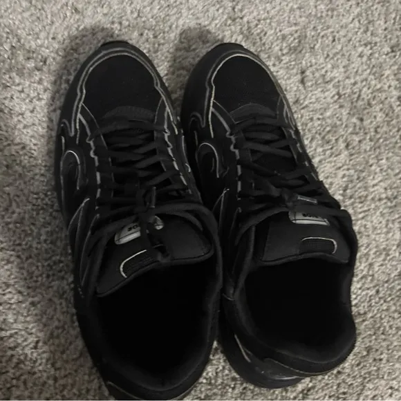 Dior Black Sneakers with Cushioned Sole and Breathable Design