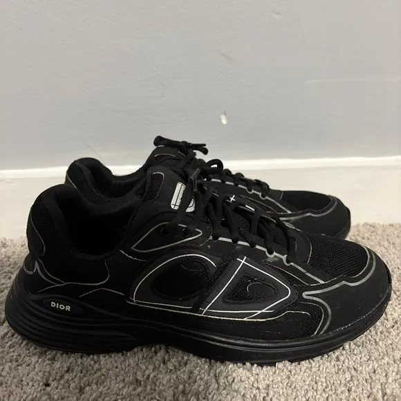 Dior Black Sneakers with Cushioned Sole and Breathable Design