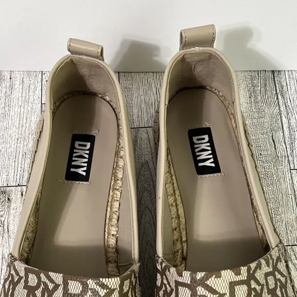DKNY Mali Espadrille Slip On Flats Shoes Womens 8 Tan Leather Upper LOGO
