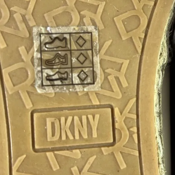 DKNY Mali Espadrille Slip On Flats Shoes Womens 8 Tan Leather Upper LOGO