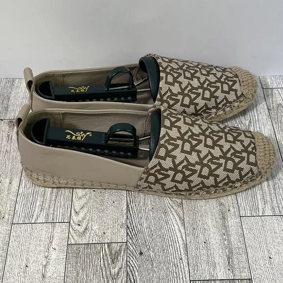 DKNY Mali Espadrille Slip On Flats Shoes Womens 8 Tan Leather Upper LOGO