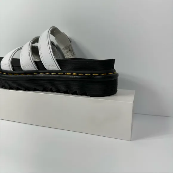 DOC BLAIRE LEATHER SLIDES SANDALS WOMENS SIZE 8 HORSESHOE BUCKLES 3 STRAP NEW
