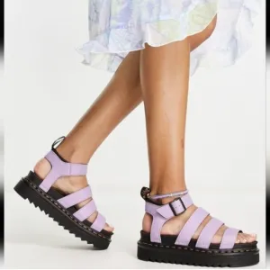 Doc Martens Blaire Flatform Sandals in Lilac Pisa